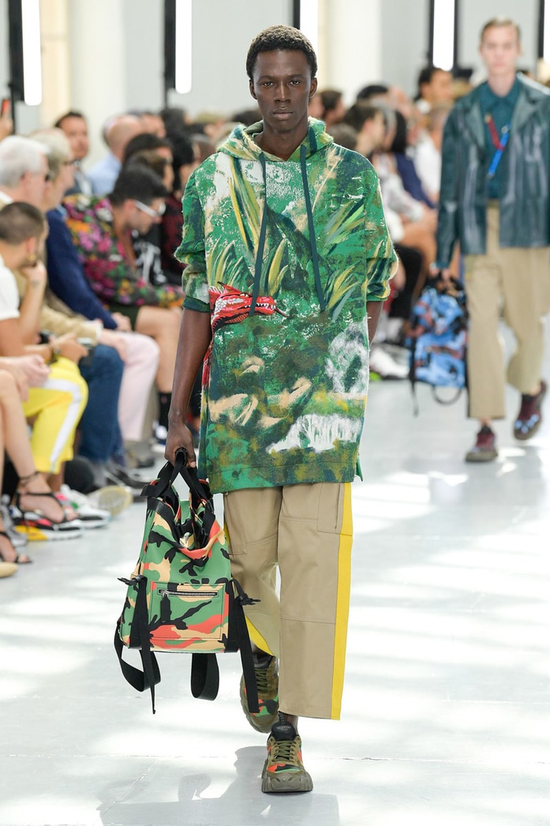 Valentino  ヴァレンティノ 2020春夏コレクション　Valentino Spring/Summer 2020 Runway Collection paris fashion week pfw ss20 menswear pierpaolo piccioli presentation show