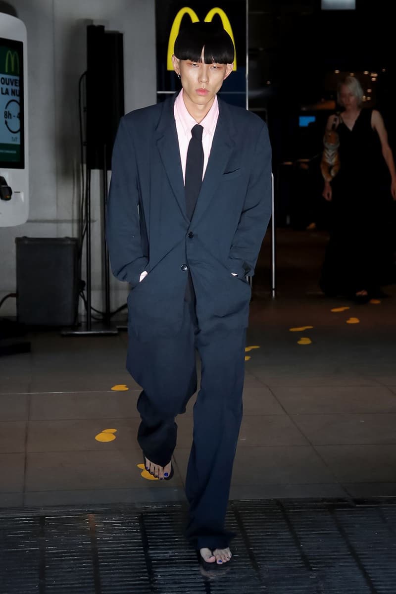 ヴェトモン Vetements デムナ Spring/Summer 2020 Runway Collection presentation ss20 paris fashion week pfw demna gvasalia 