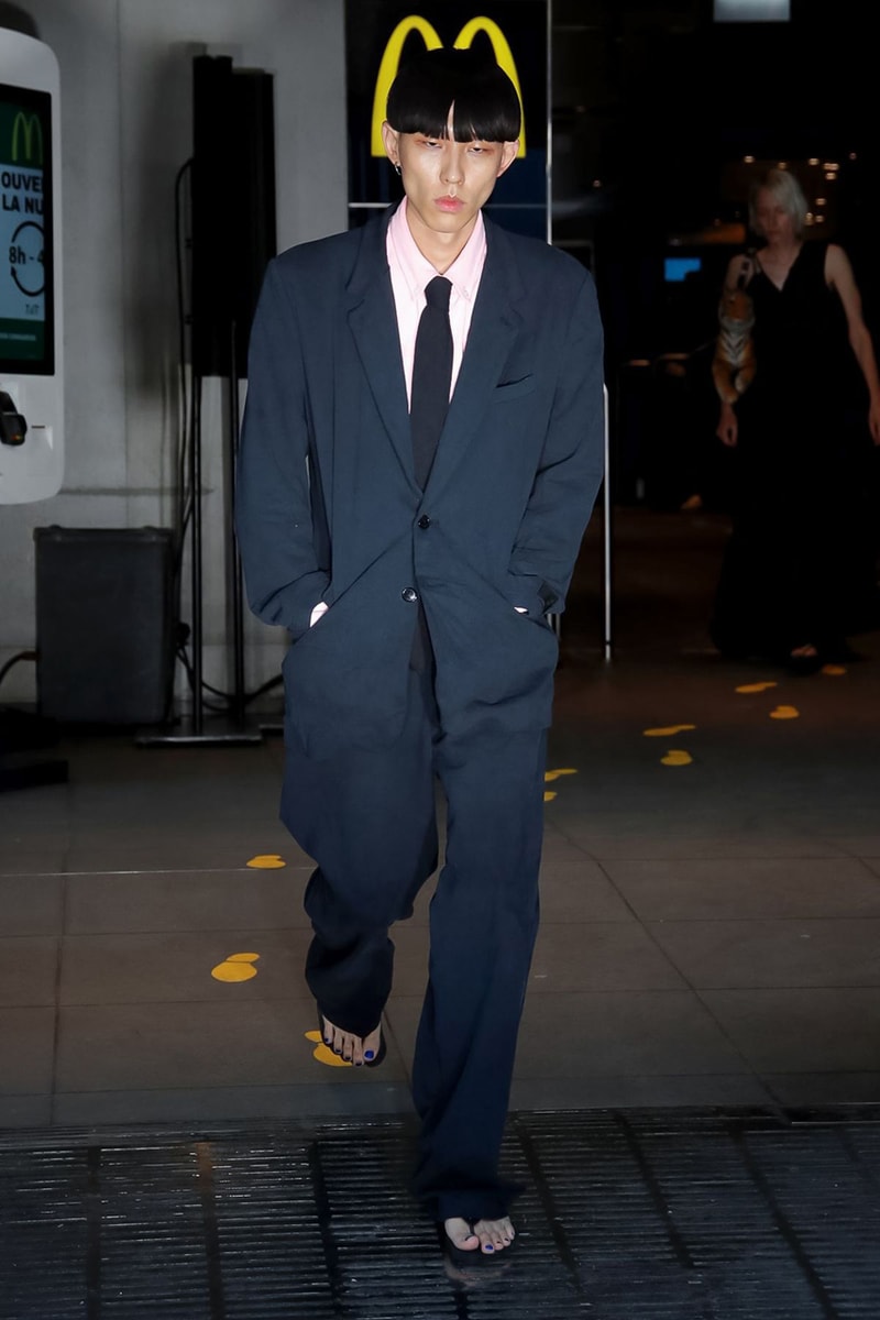 ヴェトモン Vetements デムナ Spring/Summer 2020 Runway Collection presentation ss20 paris fashion week pfw demna gvasalia 