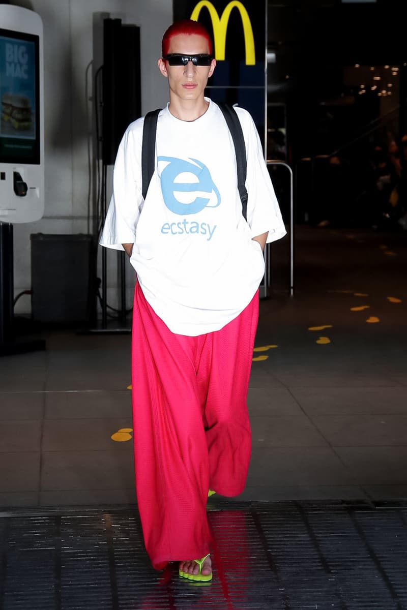 ヴェトモン Vetements デムナ Spring/Summer 2020 Runway Collection presentation ss20 paris fashion week pfw demna gvasalia