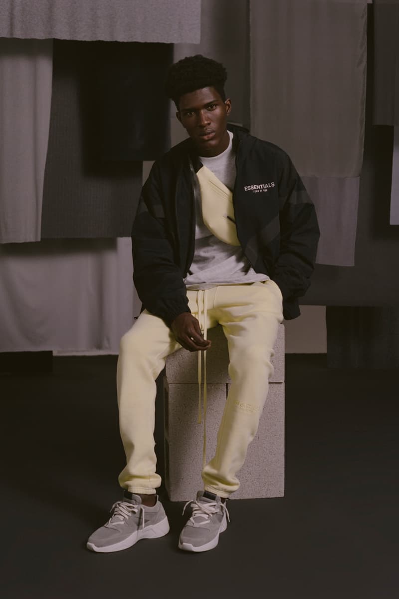 エッセンシャルズ fog フィアオブゴッド ジェリーロレンゾ jerry lorenzo Fear of God Essentials Fall 2019 Lookbook Jackets Pants Tees Fanny Packs Shorts Sweatpants Sweatshirts Yellow Black Pink Gray White Brown Accessories vintage backless runner retail july september