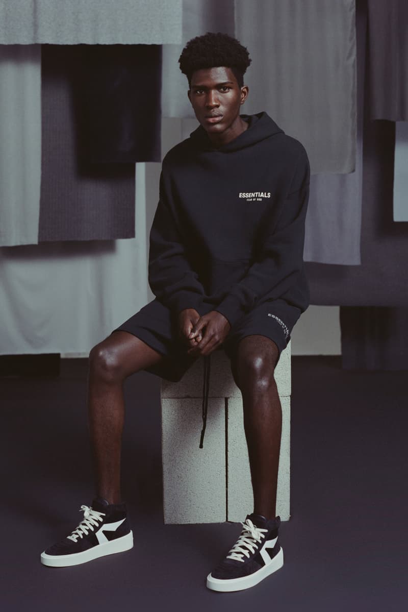 エッセンシャルズ fog フィアオブゴッド ジェリーロレンゾ jerry lorenzo Fear of God Essentials Fall 2019 Lookbook Jackets Pants Tees Fanny Packs Shorts Sweatpants Sweatshirts Yellow Black Pink Gray White Brown Accessories vintage backless runner retail july september