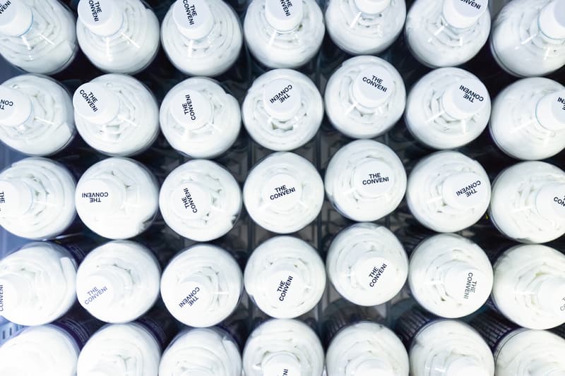 ザ・コンビニ THE CONVENI 藤原ヒロシ HBX 香港 住所 Tシャツ オンライン お菓子 ボールペン トランプ ボトル 缶 タオル