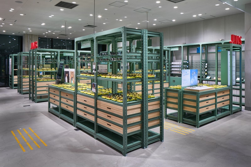 ジンズ JINS 銀座ロフト店 スキーマ建築計画 デザイン 設計 店内 スポンジ スコッチ・ブライト メガネ 眼鏡 