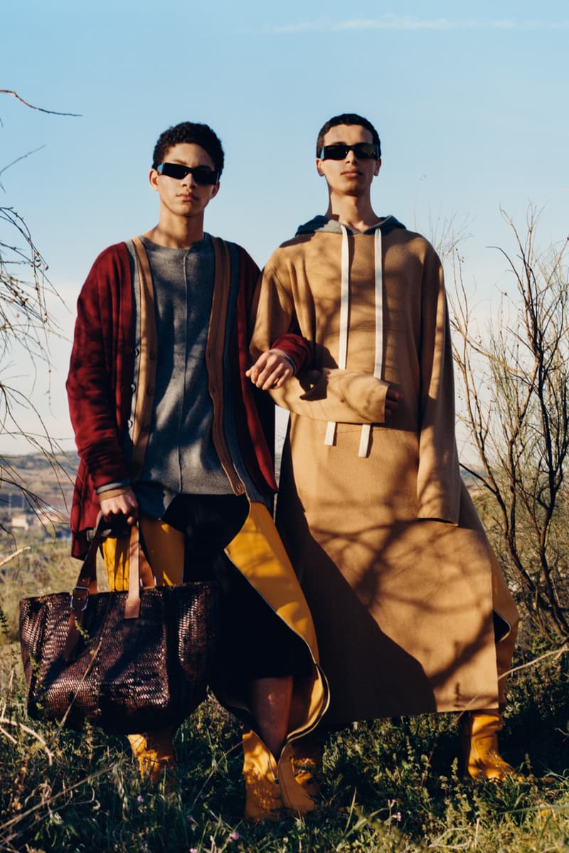 LOEWE ロエベ Fall/Winter 秋冬 2019 コレクション Collection ルックブック Lookbook タイラーミッチェル スペイン Tyler Mitchell Jonathan Anderson Benjamin Bruno toledo spain Piedra del Rey Moro Museo de Santa Cruz unesco world heritage site deconstruction tailored garments