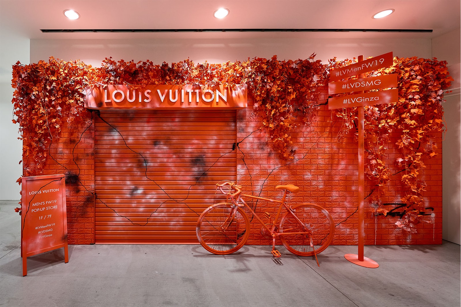 ルイ・ヴィトン ドーバーストリートマーケット 銀座 DOVER STREET MARKET GINZA で現在開催中の Louis Vuitton ポップアップの内部を公開