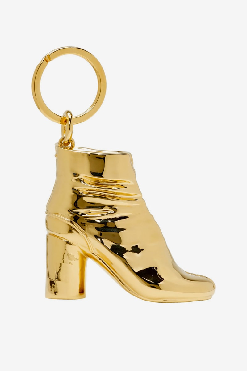 Maison Margiela メゾンマルジェラ SSENSE エッセンス Exclusive 足袋 タビシューズ Tabi Boot 小物 アクセサリー キーチェーン Keychain Release Gold Silver Info Buy
