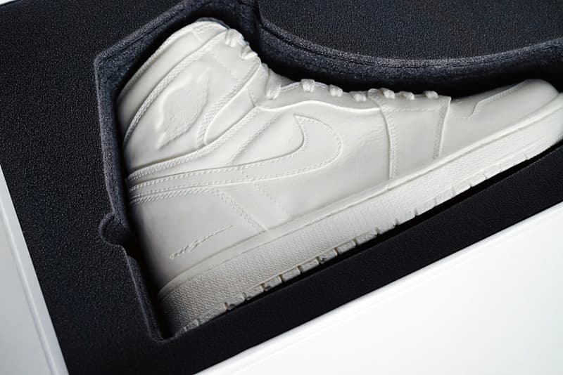 マシュー・セナ ジョーダン matthew senna air jordan white resin sculptures 24k gold sculpture release limited edition