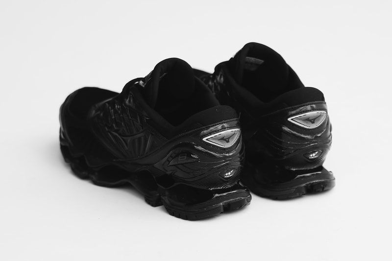 MIZUNO ミズノ ウェーブ プロフィシー WAVE PROPHECY 8 オール ブラック モデル リリース
