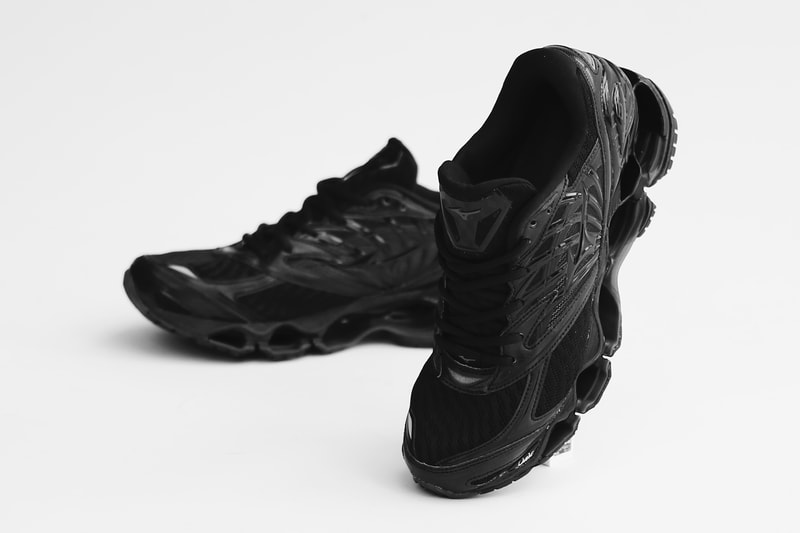 MIZUNO ミズノ ウェーブ プロフィシー WAVE PROPHECY 8 オール ブラック モデル リリース