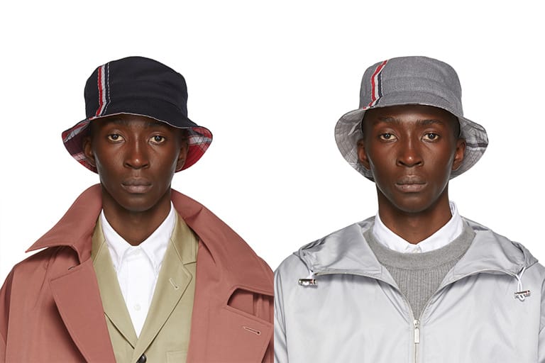 THOM BROWNE よりアイコニックなストライプを配した新作バケットハットが登場