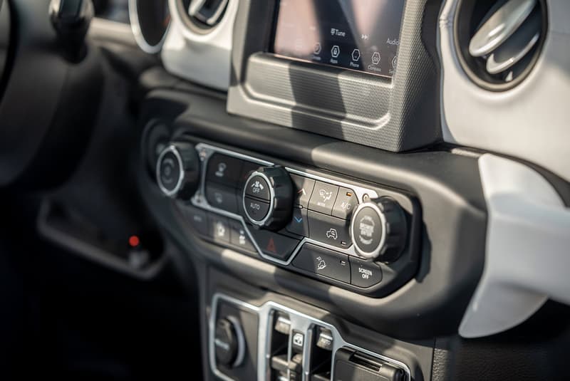 レズヴァニ タンク Rezvani Tank SUV 2020 プロダクション 市販 購入 輸入 スペック 価格 値段 クルマ オートブログ ベストカー 