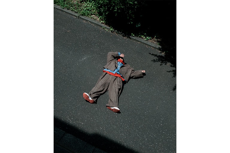 東京 気鋭ブランド ANREALAGE が2019年秋冬コレクションのポップアップを開催 drops FW latest collection pop up store collaboration dickies porters tokyo japan nubian isetan shinjuku paris fashion week installation art street 