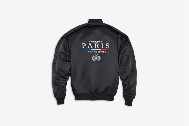 balenciaga バレンシアガ fall 秋冬 コレクション 恋人 パリ ライフスタイル パリジェンヌ winter 2019 collection プレオーダー release drop preorder pyjama jacket pajama pants black silk velvet cosy bb slippers eiffel tower shape gold ring paris arch ring antique silver 