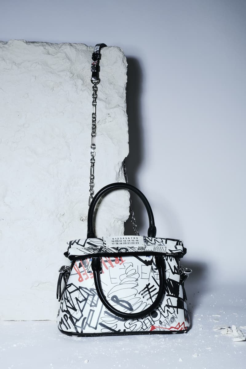 Maison Margiela メゾン マルジェラ Graffiti グラフィック 最新 カプセル コレクション Capsule Collection タビ 足袋 ブーツ 2way バケット バッグ Tabi Boots Bucket Bags Black White