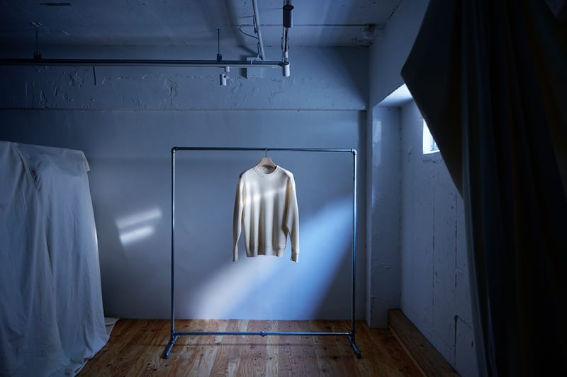 ULTERIOR より武骨かつ気品漂う南青山 MANHOLE のオープン記念別注セーターが登場