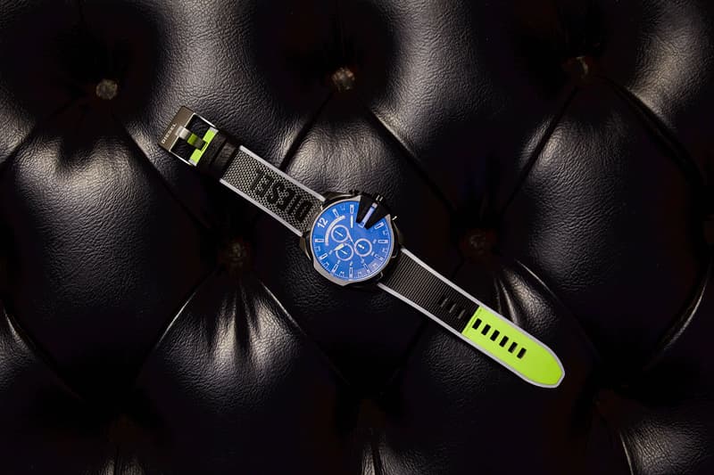 Diesel ディーゼル 時計 ラッパー ニューヨーク Diesel Taps '90s Rave Culture for Mega Chief Watch reflective black silver chronograph aurora anthony crystal les new york night