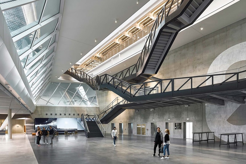 adidas アディダス 創立70周年 記念 ドイツ 本社 敷地 建設新社屋 ARENA アリーナ 内部 公開