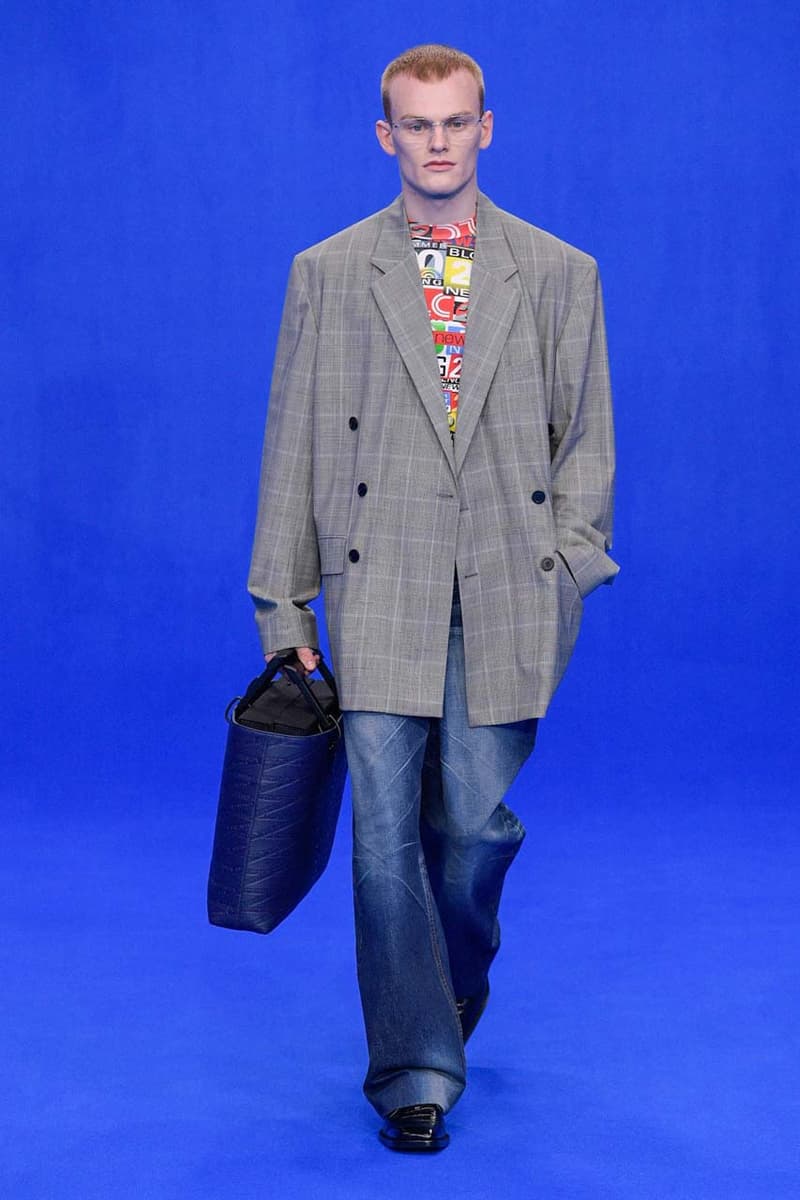 バレンシアガ デムナ・ヴァザリア Balenciaga Spring/Summer 2020 Collection Runway show presentation demna gvasalia track.2 sneaker ss20 womenswear mens paris fashion week shoe footwear