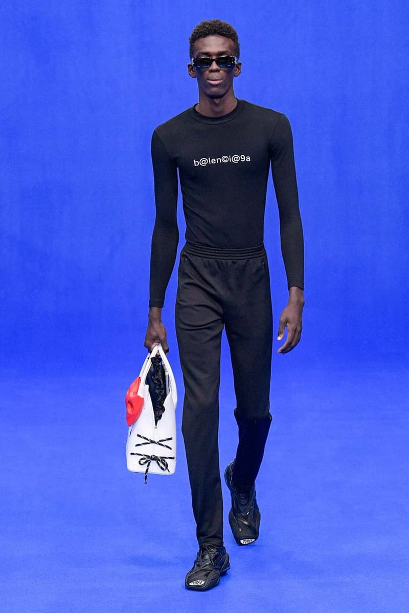 バレンシアガ デムナ・ヴァザリア Balenciaga Spring/Summer 2020 Collection Runway show presentation demna gvasalia track.2 sneaker ss20 womenswear mens paris fashion week shoe footwear