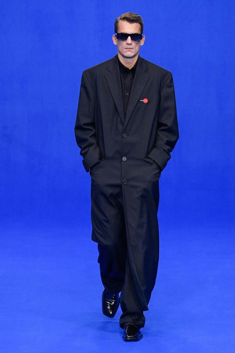 バレンシアガ デムナ・ヴァザリア Balenciaga Spring/Summer 2020 Collection Runway show presentation demna gvasalia track.2 sneaker ss20 womenswear mens paris fashion week shoe footwear