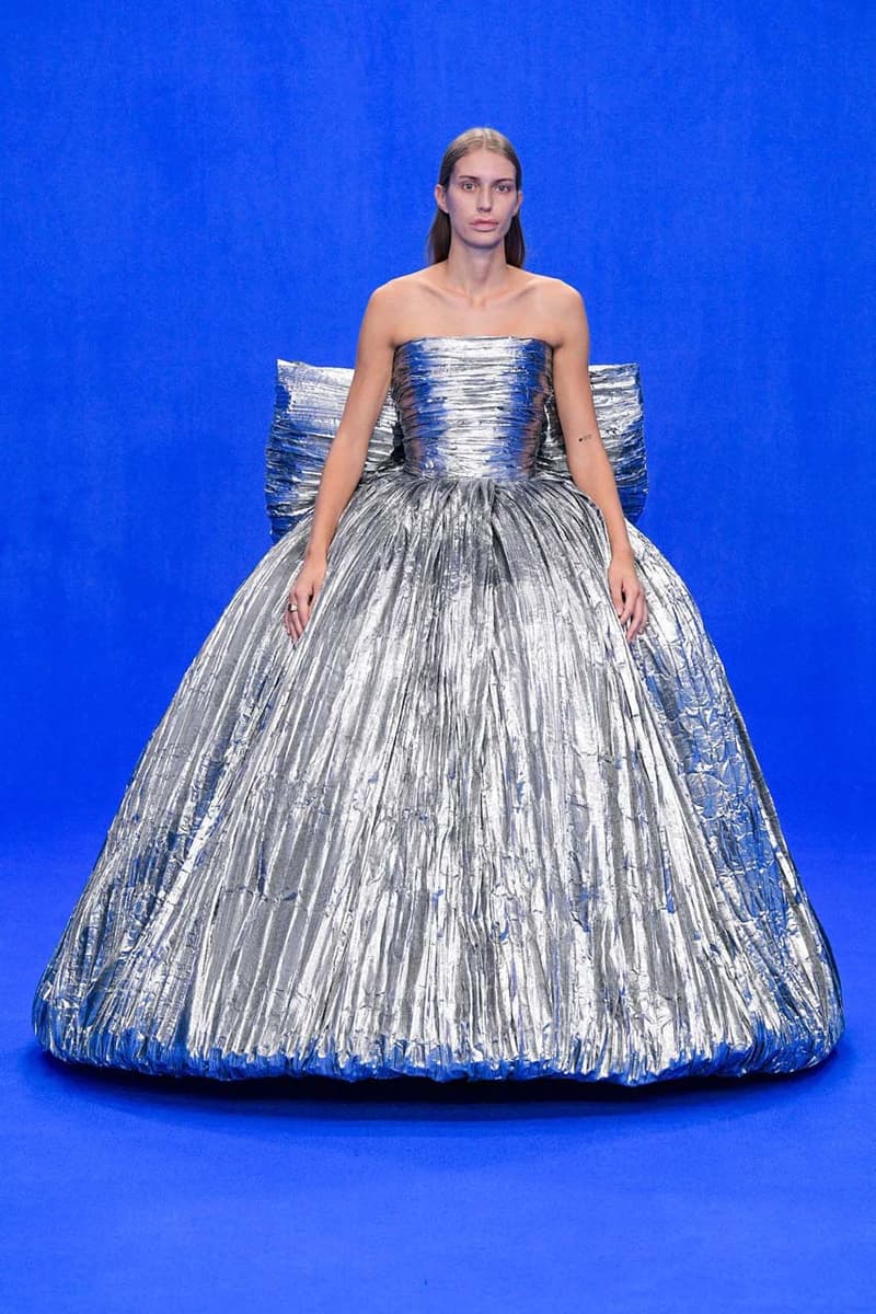 バレンシアガ デムナ・ヴァザリア Balenciaga Spring/Summer 2020 Collection Runway show presentation demna gvasalia track.2 sneaker ss20 womenswear mens paris fashion week shoe footwear