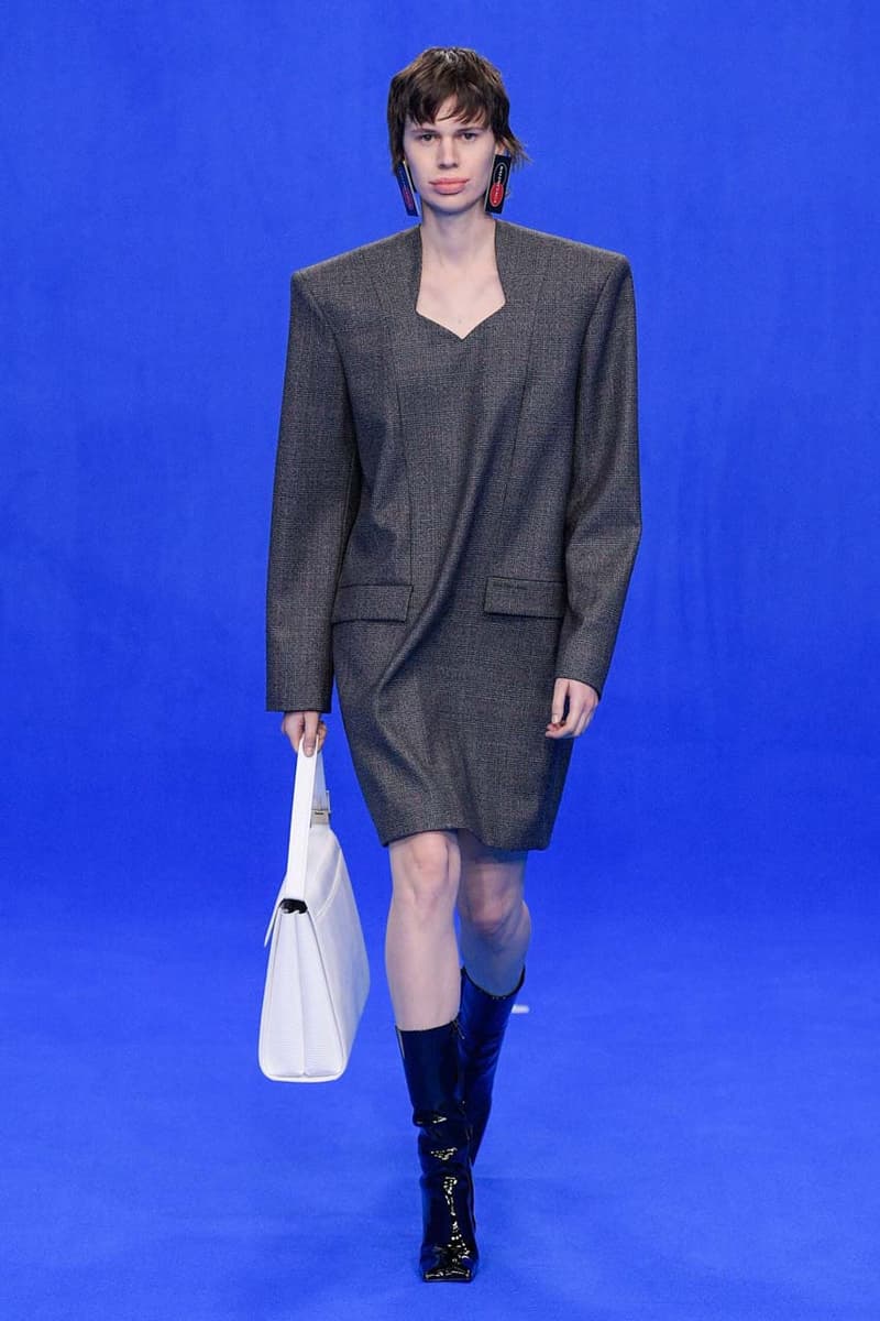 バレンシアガ デムナ・ヴァザリア Balenciaga Spring/Summer 2020 Collection Runway show presentation demna gvasalia track.2 sneaker ss20 womenswear mens paris fashion week shoe footwear