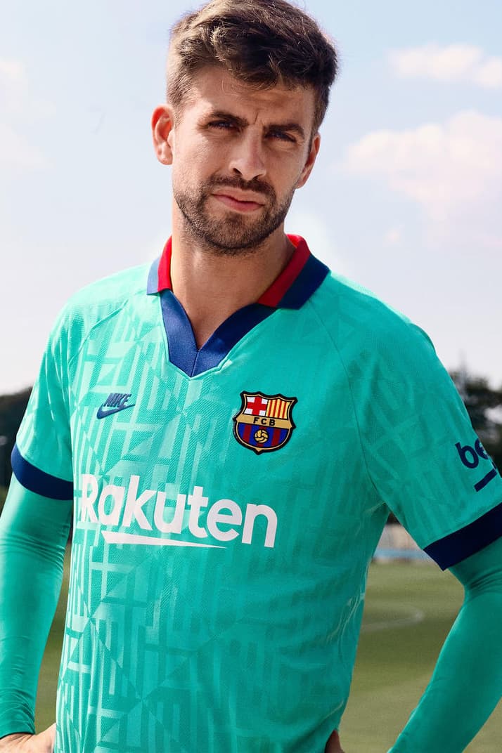 Fcバルセロナが19 シーズンの3rdユニフォームを公開 Hypebeast Jp Fcバルセロナが19 シーズンの3rdユニフォームを公開 Hypebeast Jp