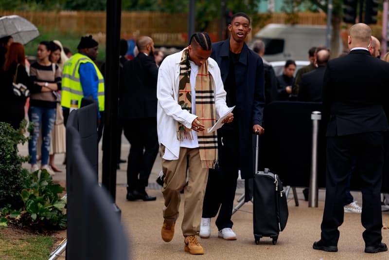 ストリートスナップ :ロンドンファションウィーク2020年春夏 London Fashion Week Spring Summer 2020 Street Style runways catwalks burberry chanel riccardo tisci jorja smith