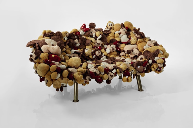 カウズ オークション サザビーズ ryan brant sothebys kaws art collection contemporary auctions sales