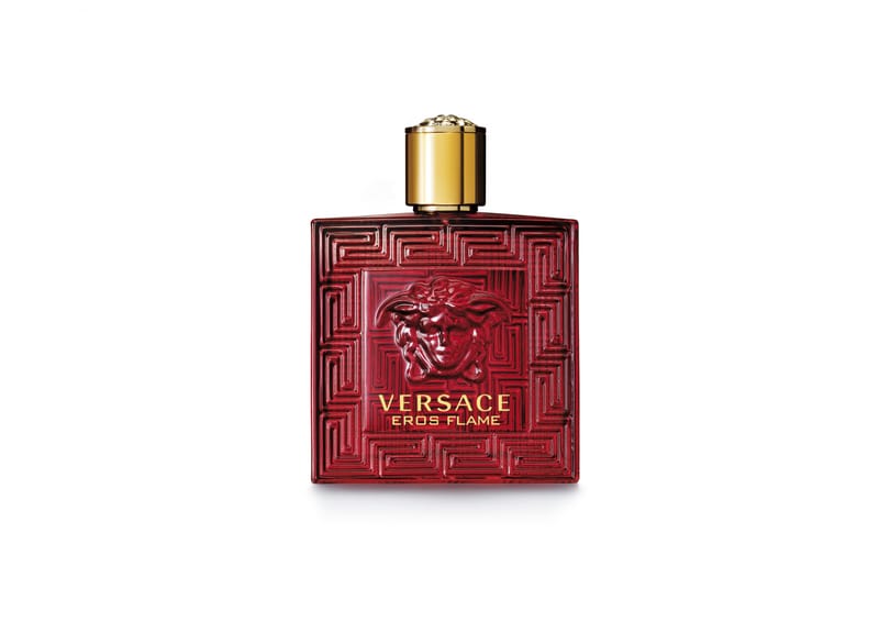 Versace のブランド哲学を体現する愛と情熱を凝縮した官能的なメンズフレグランスが登場