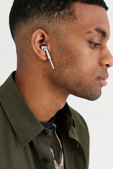 エアポッズ ASOS Selling Fake Silver AirPods as Accessories apple tech techwear jewelry accessories apple music bling