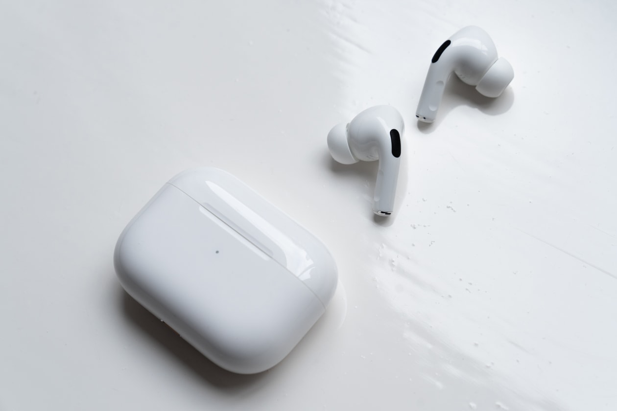 アップル エアポッズ プロ Apple AirPods Pro  付けた瞬間から圧倒的な没入感を実現する 先行レビュー