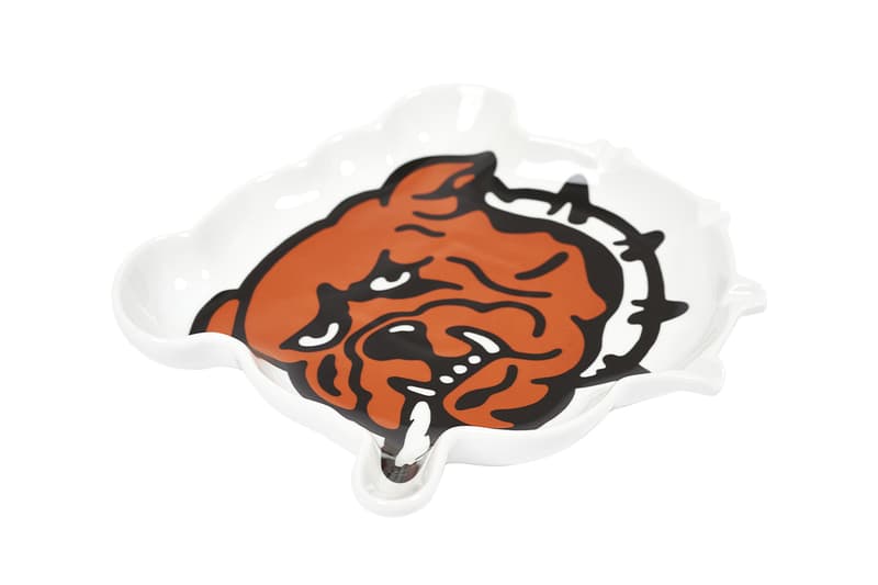 パレス 2019年冬コレクション一覧 - フットウェア＆アクセサリー＆小物 Palace Winter 2019 Accessories & Hardware First Look Socks Driving Shoe Tote Bag Washbag Neck Card Holder Palace Belt Pharaoh Necklace P-Stealth Umbrella Titleist Pro V1 Golf Balls Tri-Ferg Weed Bull Ashtrays Bangle pin Ping Keyring Sticker Pack Skateboards