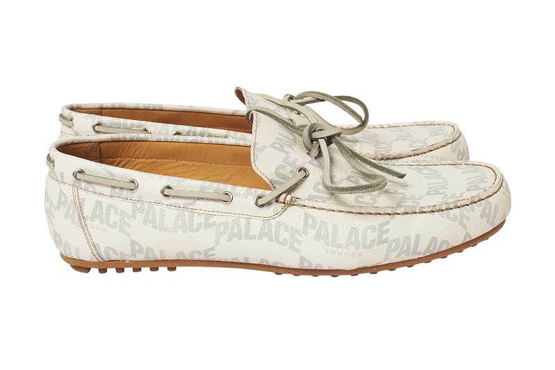 パレス 2019年冬コレクション一覧 - フットウェア＆アクセサリー＆小物 Palace Winter 2019 Accessories & Hardware First Look Socks Driving Shoe Tote Bag Washbag Neck Card Holder Palace Belt Pharaoh Necklace P-Stealth Umbrella Titleist Pro V1 Golf Balls Tri-Ferg Weed Bull Ashtrays Bangle pin Ping Keyring Sticker Pack Skateboards