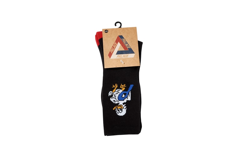 パレス 2019年冬コレクション一覧 - フットウェア＆アクセサリー＆小物 Palace Winter 2019 Accessories & Hardware First Look Socks Driving Shoe Tote Bag Washbag Neck Card Holder Palace Belt Pharaoh Necklace P-Stealth Umbrella Titleist Pro V1 Golf Balls Tri-Ferg Weed Bull Ashtrays Bangle pin Ping Keyring Sticker Pack Skateboards