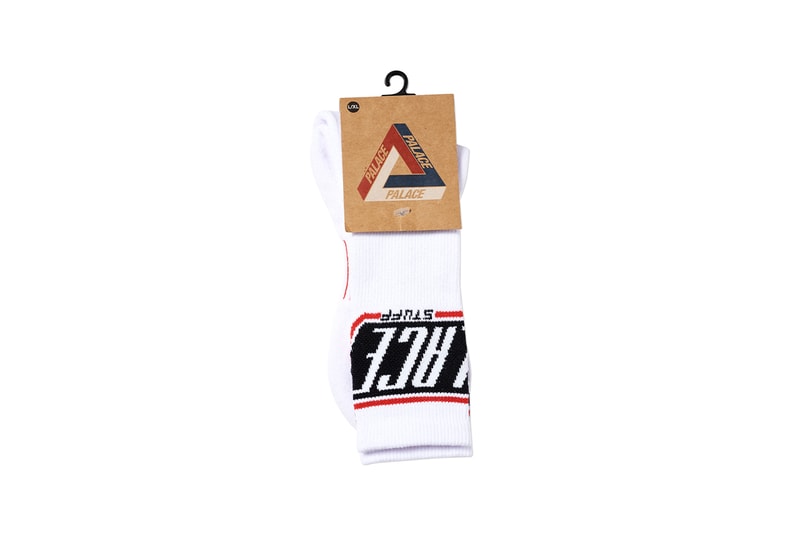 パレス 2019年冬コレクション一覧 - フットウェア＆アクセサリー＆小物 Palace Winter 2019 Accessories & Hardware First Look Socks Driving Shoe Tote Bag Washbag Neck Card Holder Palace Belt Pharaoh Necklace P-Stealth Umbrella Titleist Pro V1 Golf Balls Tri-Ferg Weed Bull Ashtrays Bangle pin Ping Keyring Sticker Pack Skateboards