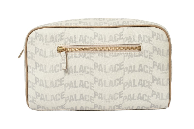 パレス 2019年冬コレクション一覧 - フットウェア＆アクセサリー＆小物 Palace Winter 2019 Accessories & Hardware First Look Socks Driving Shoe Tote Bag Washbag Neck Card Holder Palace Belt Pharaoh Necklace P-Stealth Umbrella Titleist Pro V1 Golf Balls Tri-Ferg Weed Bull Ashtrays Bangle pin Ping Keyring Sticker Pack Skateboards