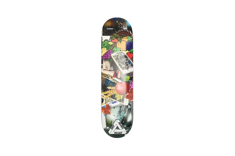 パレス 2019年冬コレクション一覧 - フットウェア&アクセサリー&小物 Palace Winter 2019 Accessories & Hardware First Look Socks Driving Shoe Tote Bag Washbag Neck Card Holder Palace Belt Pharaoh Necklace P-Stealth Umbrella Titleist Pro V1 Golf Balls Tri-Ferg Weed Bull Ashtrays Bangle pin Ping Keyring Sticker Pack Skateboards