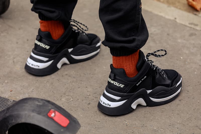 Paris Fashion Week パリ ファッション ウィーク 2019 2020 春夏 SS20 Spring Summer 2020 ストリート スタイル Street Style Snaps Shots オフホワイト バレンシアガ Collection Imagery Footwear Accessories Kiko Kostadinov x ASICS Louis Vuitton Off-White ™ Dior ディオール プラダ Prada adidas Chloe Balenciaga Triple S Loafers Acne Studios