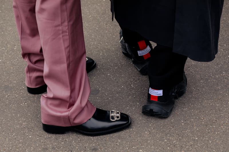 Paris Fashion Week パリ ファッション ウィーク 2019 2020 春夏 SS20 Spring Summer 2020 ストリート スタイル Street Style Snaps Shots オフホワイト バレンシアガ Collection Imagery Footwear Accessories Kiko Kostadinov x ASICS Louis Vuitton Off-White ™ Dior ディオール プラダ Prada adidas Chloe Balenciaga Triple S Loafers Acne Studios