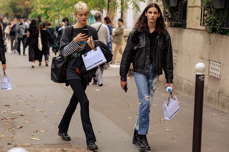 Paris Fashion Week パリ ファッション ウィーク 2019 2020 春夏 SS20 Spring Summer 2020 ストリート スタイル Street Style Snaps Shots オフホワイト バレンシアガ Collection Imagery Footwear Accessories Kiko Kostadinov x ASICS Louis Vuitton Off-White ™ Dior ディオール プラダ Prada adidas Chloe Balenciaga Triple S Loafers Acne Studios