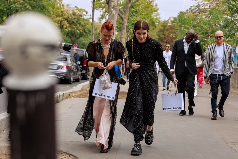 Paris Fashion Week パリ ファッション ウィーク 2019 2020 春夏 SS20 Spring Summer 2020 ストリート スタイル Street Style Snaps Shots オフホワイト バレンシアガ Collection Imagery Footwear Accessories Kiko Kostadinov x ASICS Louis Vuitton Off-White ™ Dior ディオール プラダ Prada adidas Chloe Balenciaga Triple S Loafers Acne Studios