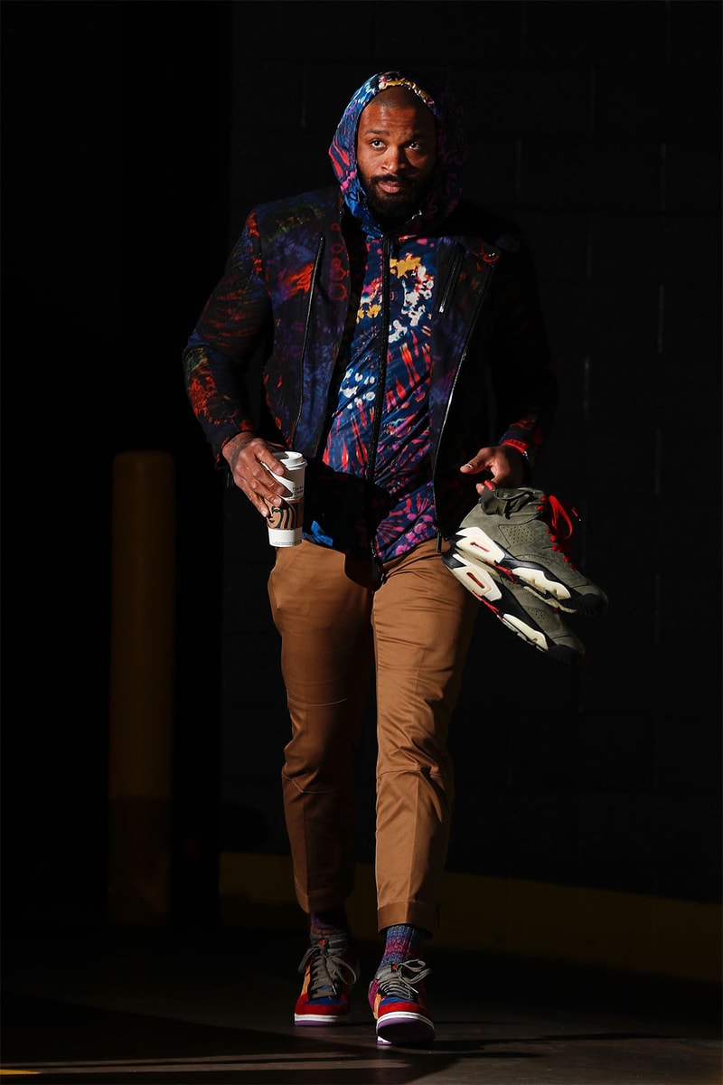 PJ・タッカーがNBA試合でエアジョーダン6 x Travis Scottを着用 PJ・タッカーがNBAの公式試合で Air Jordan 6 x トラヴィス・スコット を着用 