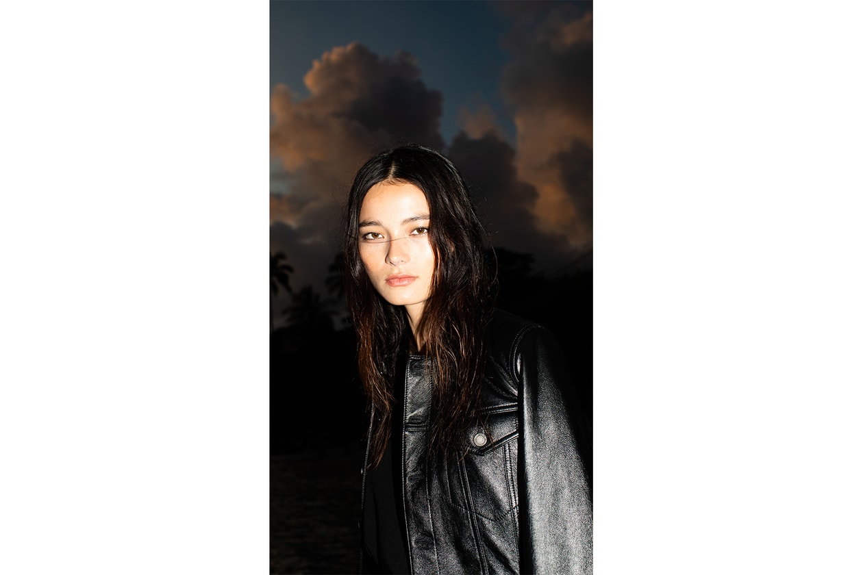 写真家 Evan Mock が捉えた Saint Laurent の大胆なスピリット Saint Laurent Team Up With Evan Mock for an Idyllic Venice Sneakers Lookbook Fashion Luxury Streetwear Hawaii Counter Culture 