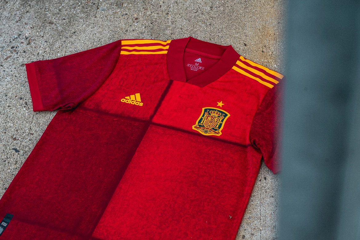 アディダスがeuro に向けた各国の新作ユニフォームを公開 Hypebeast Jp アディダスがeuro に向けた各国の新作ユニフォームを公開 Hypebeast Jp