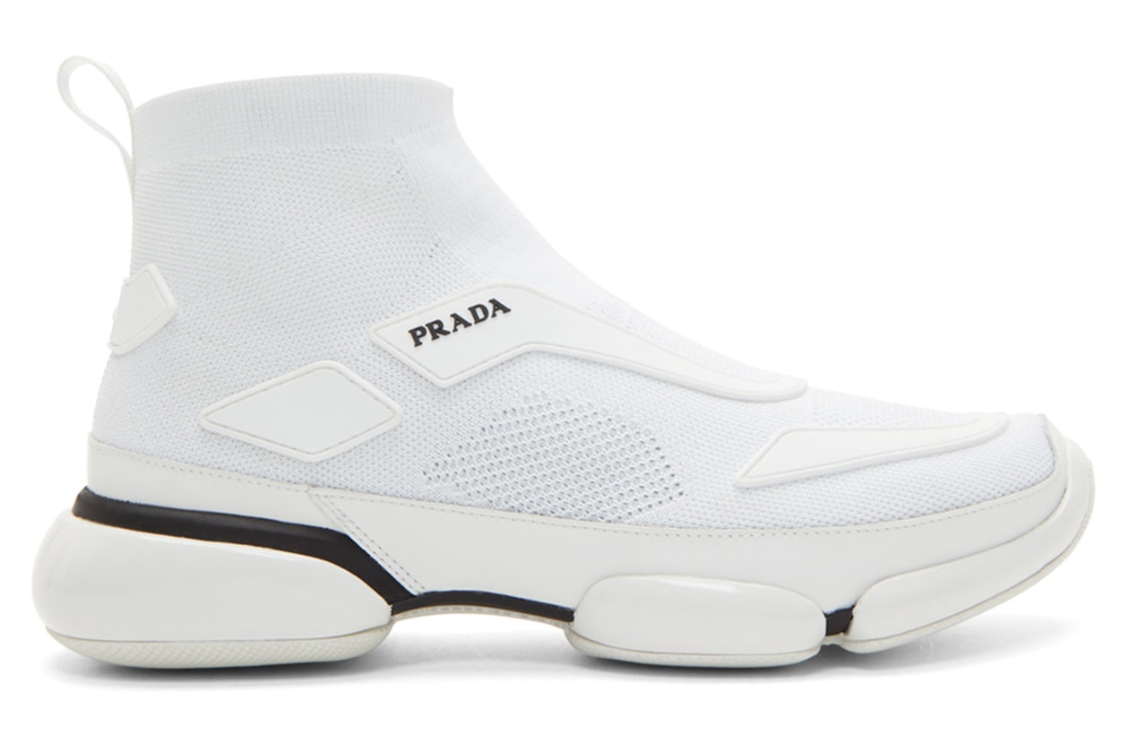 今冬の狙い目セールスニーカー 7 選 Nike Gyakusou Balenciaga VETEMENTS Reebok OAMC adidas Originals Prada Cloudbust adidas Originals x Pharrell Williams Off-White™️ Odsy-1000