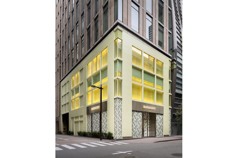 リカルド・ティッシの手がける Burberry が銀座に新たな路面店をオープン