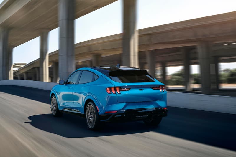 フォードが初となる電動SUV Mustang Mach-Eを公開 Ford Mustang Mach-E 2021 Officially Unveiled First Look Electric Car Family Vehicle Crossover All Wheel Drive Four Door American GT Performance Edition Power Figures EV