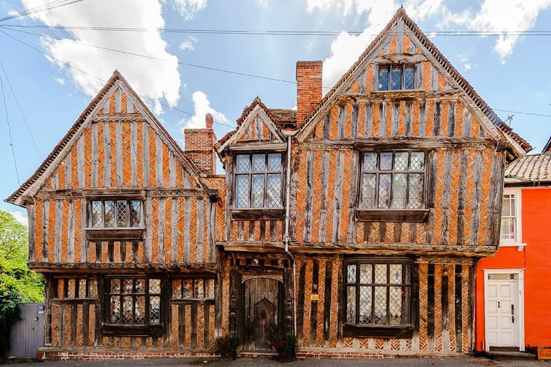 Harry Potter ハリーポッター Godric's Hollow ゴドリックの谷 Home 宿泊 サービス Rent Airbnb jk rowling daniel radcliffe